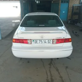 Toyota Camry 2001