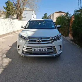 Toyota Highlander 2019