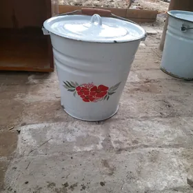 Эмалированное ведро