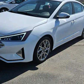 Hyundai Elantra 2020