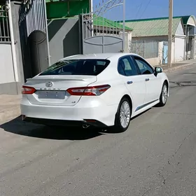 Toyota Camry 2018