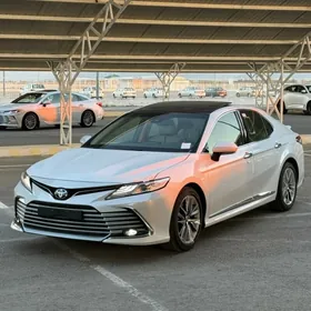 Toyota Camry 2024