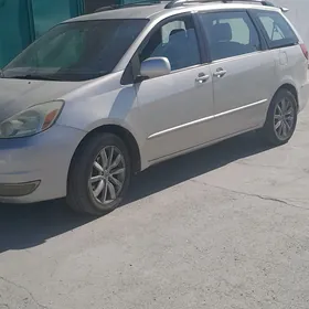 Toyota Sienna 2004