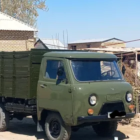 UAZ 452 1985