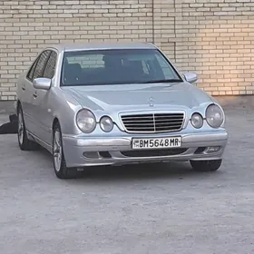 Mercedes-Benz E320 2000