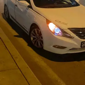 Hyundai Sonata 2011