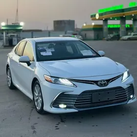 Toyota Camry 2019