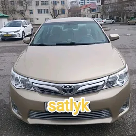 Toyota Camry 2012