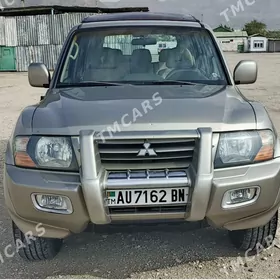 Mitsubishi Pajero 2003