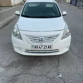 Nissan Versa 2013