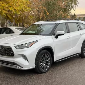 Toyota Highlander 2021