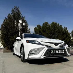 Toyota Camry 2021