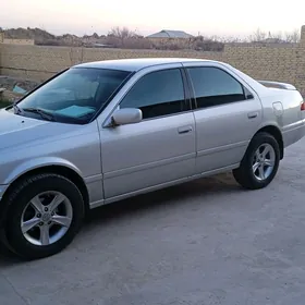 Toyota Camry 2001