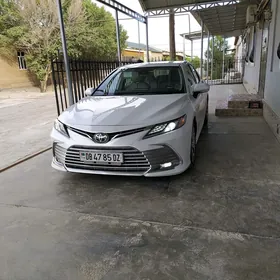 Toyota Camry 2021