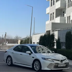 Toyota Camry 2018