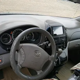 Toyota Sienna 2004