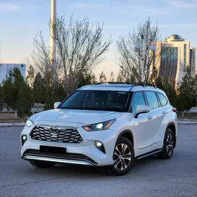 Toyota Highlander 2021