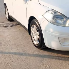 Nissan Versa 2010