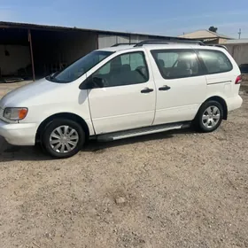 Toyota Sienna 1999