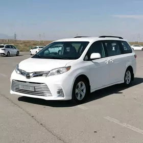 Toyota Sienna 2019