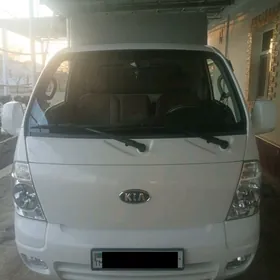 Kia Bongo 2012