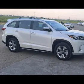 Toyota Highlander 2019