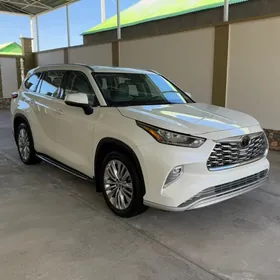 Toyota Highlander 2021