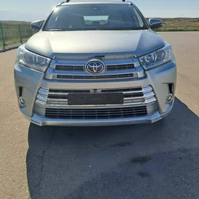 Toyota Highlander 2019