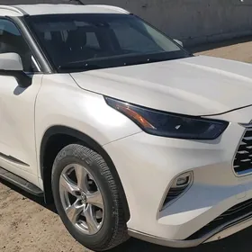 Toyota Highlander 2021