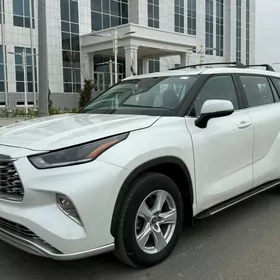 Toyota Highlander 2021