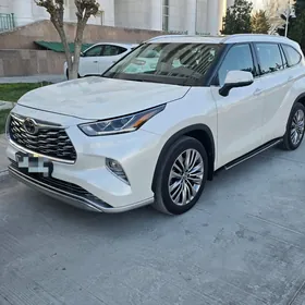 Toyota Highlander 2021