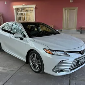 Toyota Camry 2020