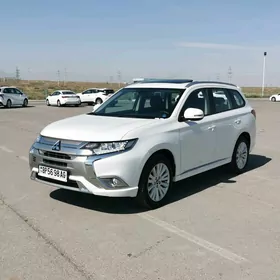 Mitsubishi Outlander 2022