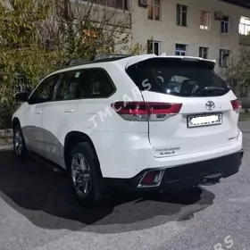 Toyota Highlander 2019