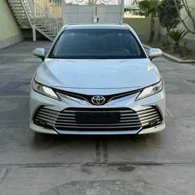 Toyota Camry 2023