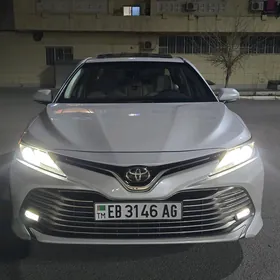 Toyota Camry 2019