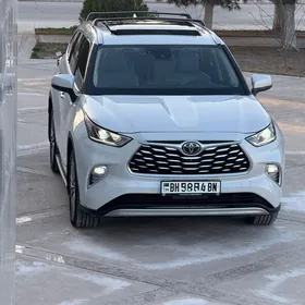 Toyota Highlander 2020