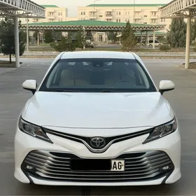 Toyota Camry 2018