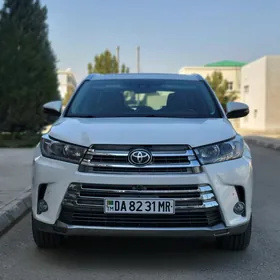 Toyota Highlander 2019