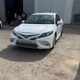 Toyota Camry 2021