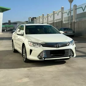 Toyota Camry 2016