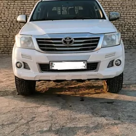 Toyota Hilux 2014