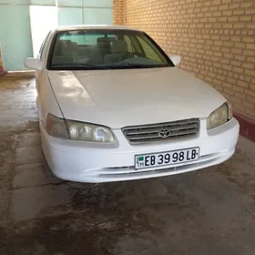 Toyota Camry 2000