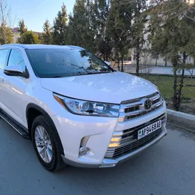 Toyota Highlander 2019