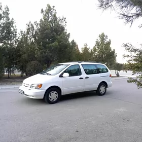 Toyota Sienna 1999