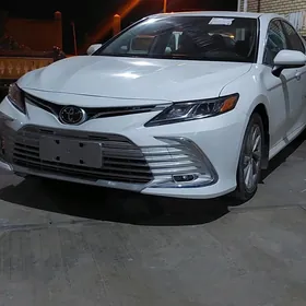 Toyota Camry 2021