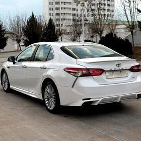 Toyota Camry 2020