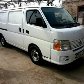 Nissan Urvan 2012