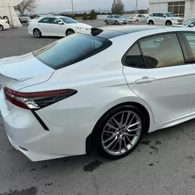 Toyota Camry 2018