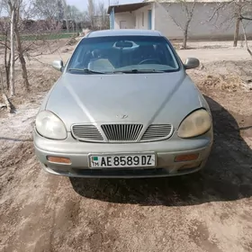 Daewoo Leganza 1998